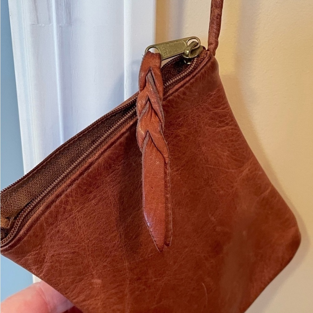 Beautiful Vintage Brown Leather cross body bag.​ - Picture 5 of 7